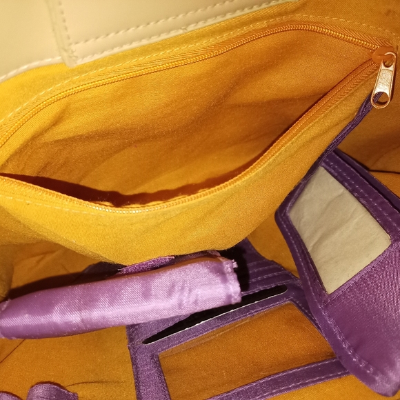 LG Bueno bag detachable accessories! - Picture 6 of 16